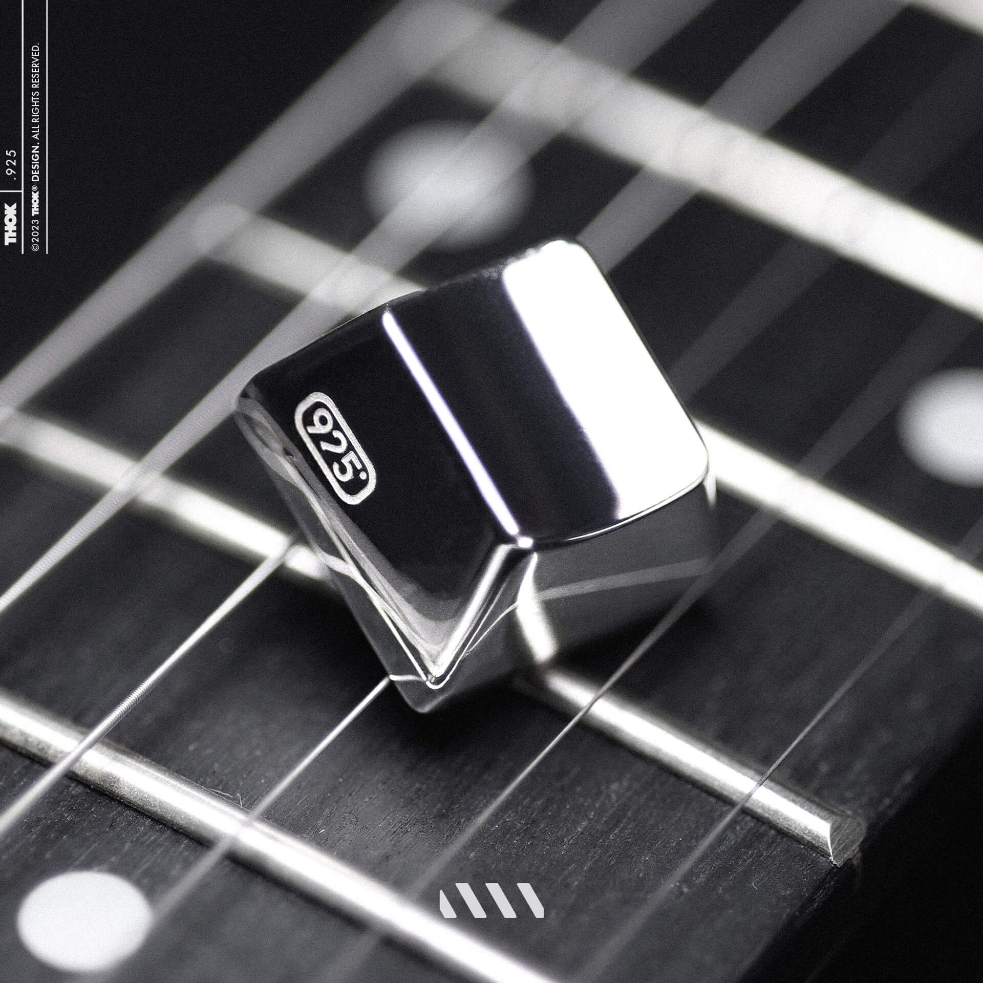 (In Stock) THOK The 925