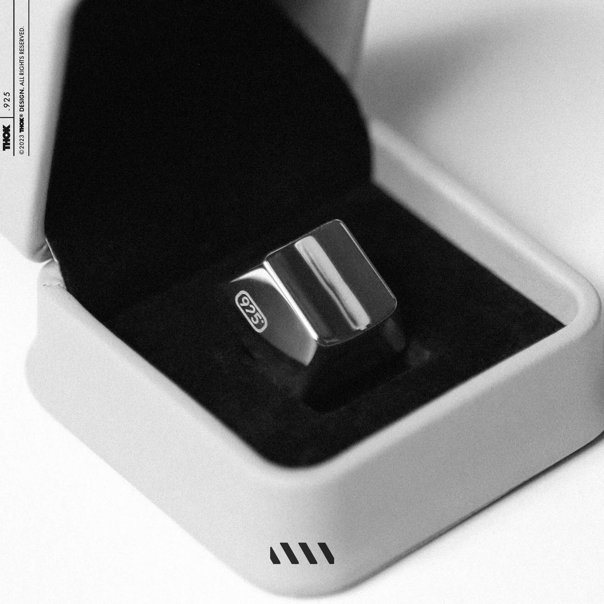 (In Stock) THOK The 925