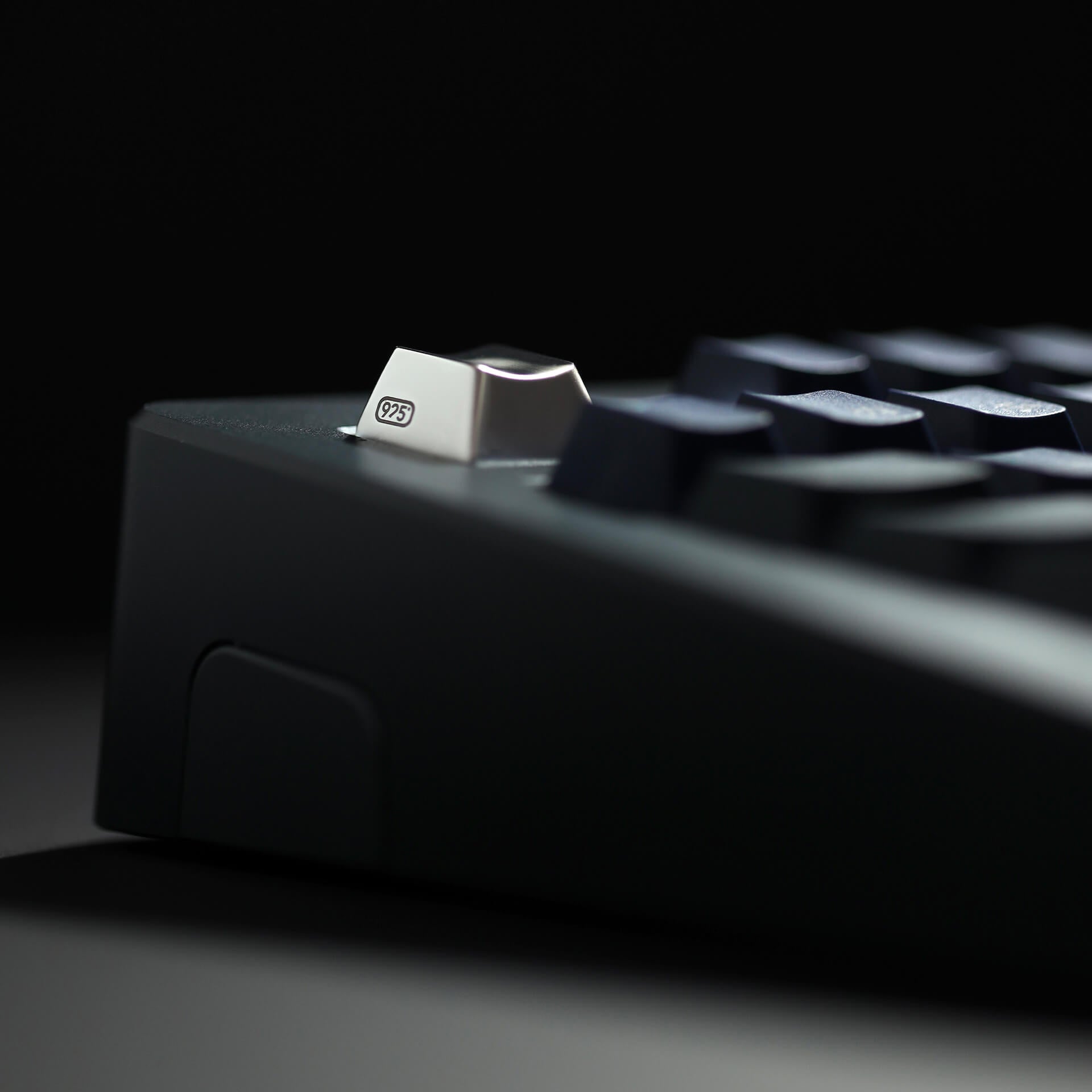 (In Stock) THOK The 925