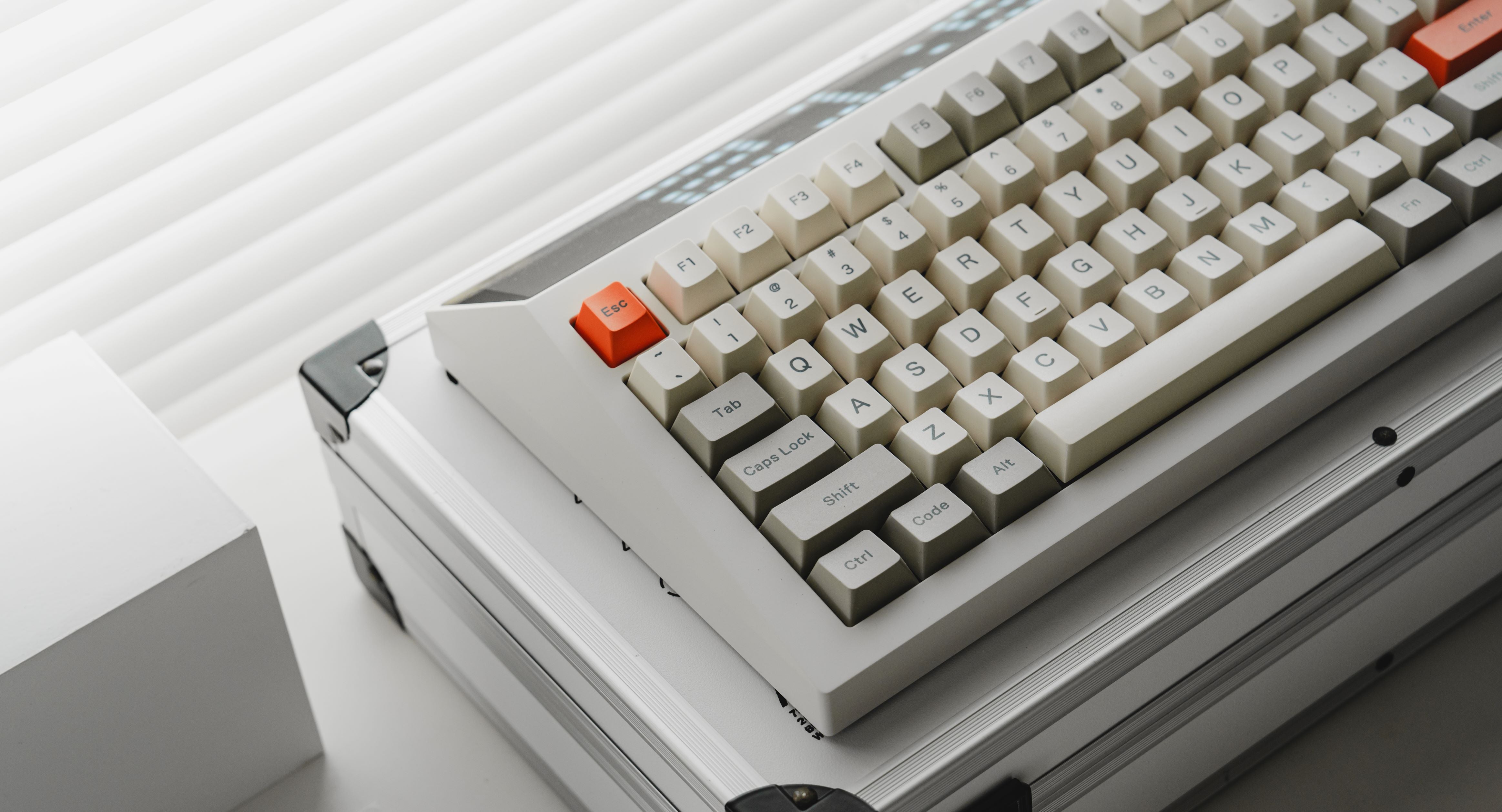 (In Stock) CYBERBOARD R4 Keyboard Kit