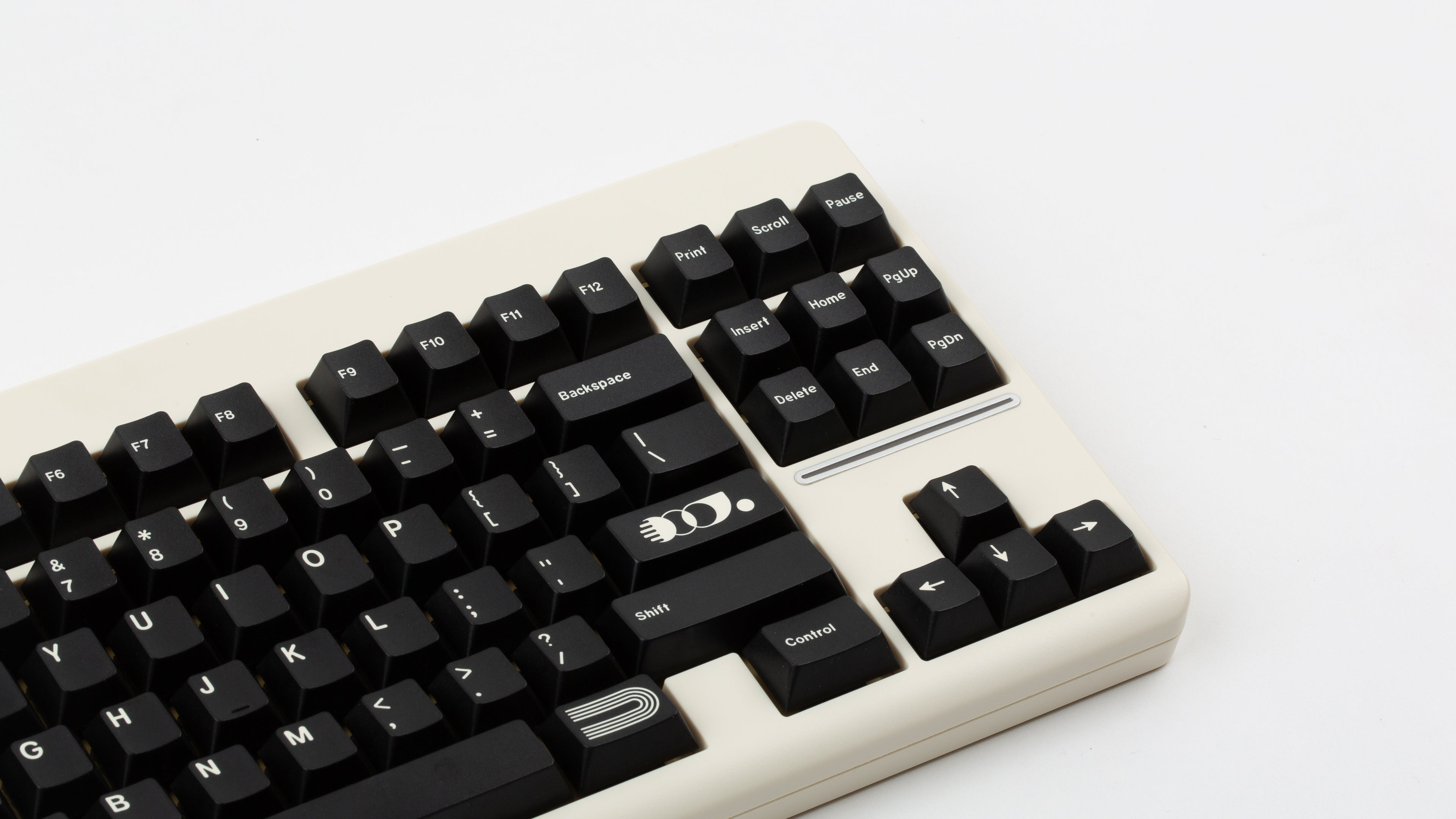 (Group Buy) GMK CYL Noire (Small Batch)
