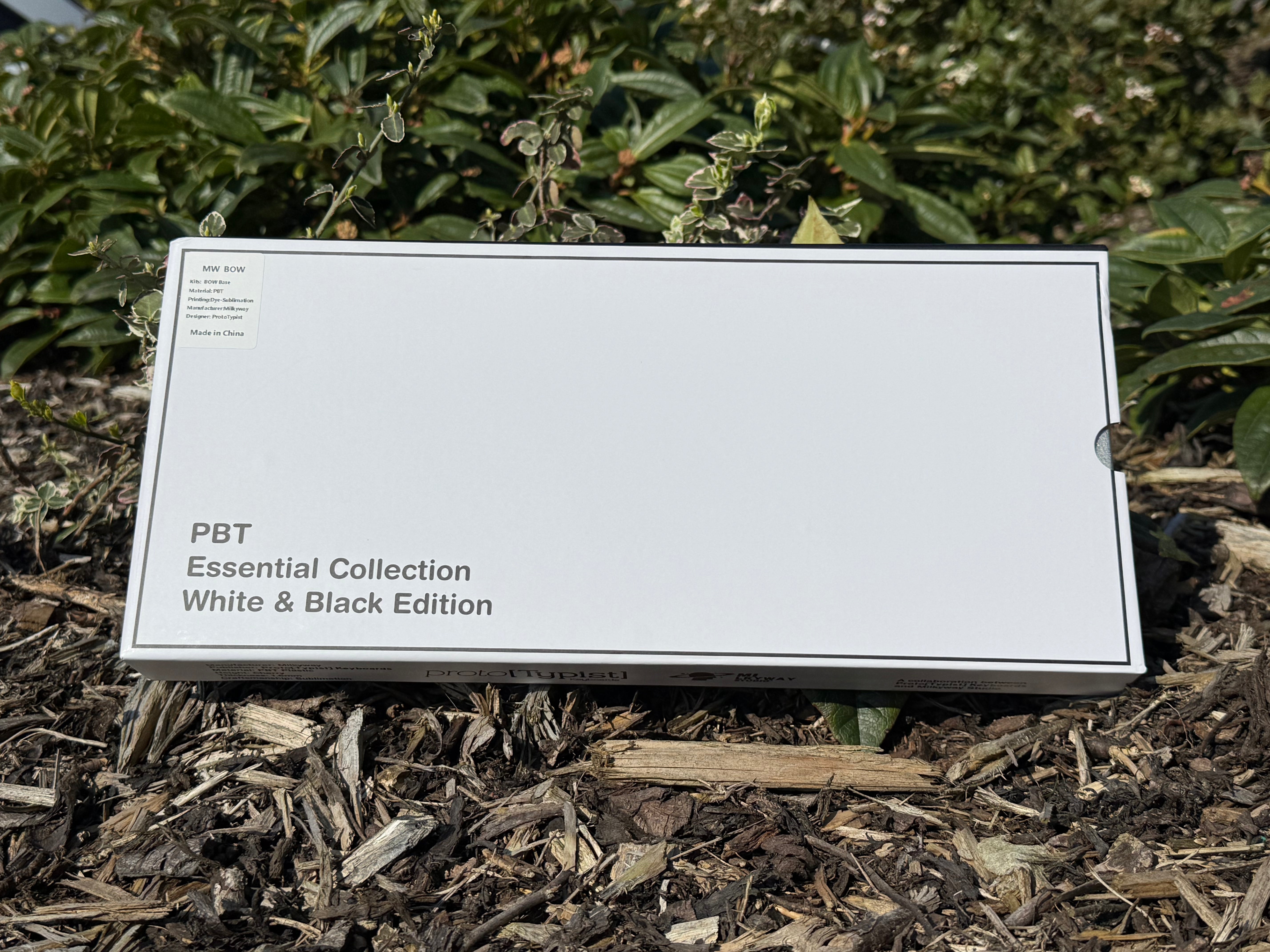 (In Stock) MW x PT White on Black Keycaps