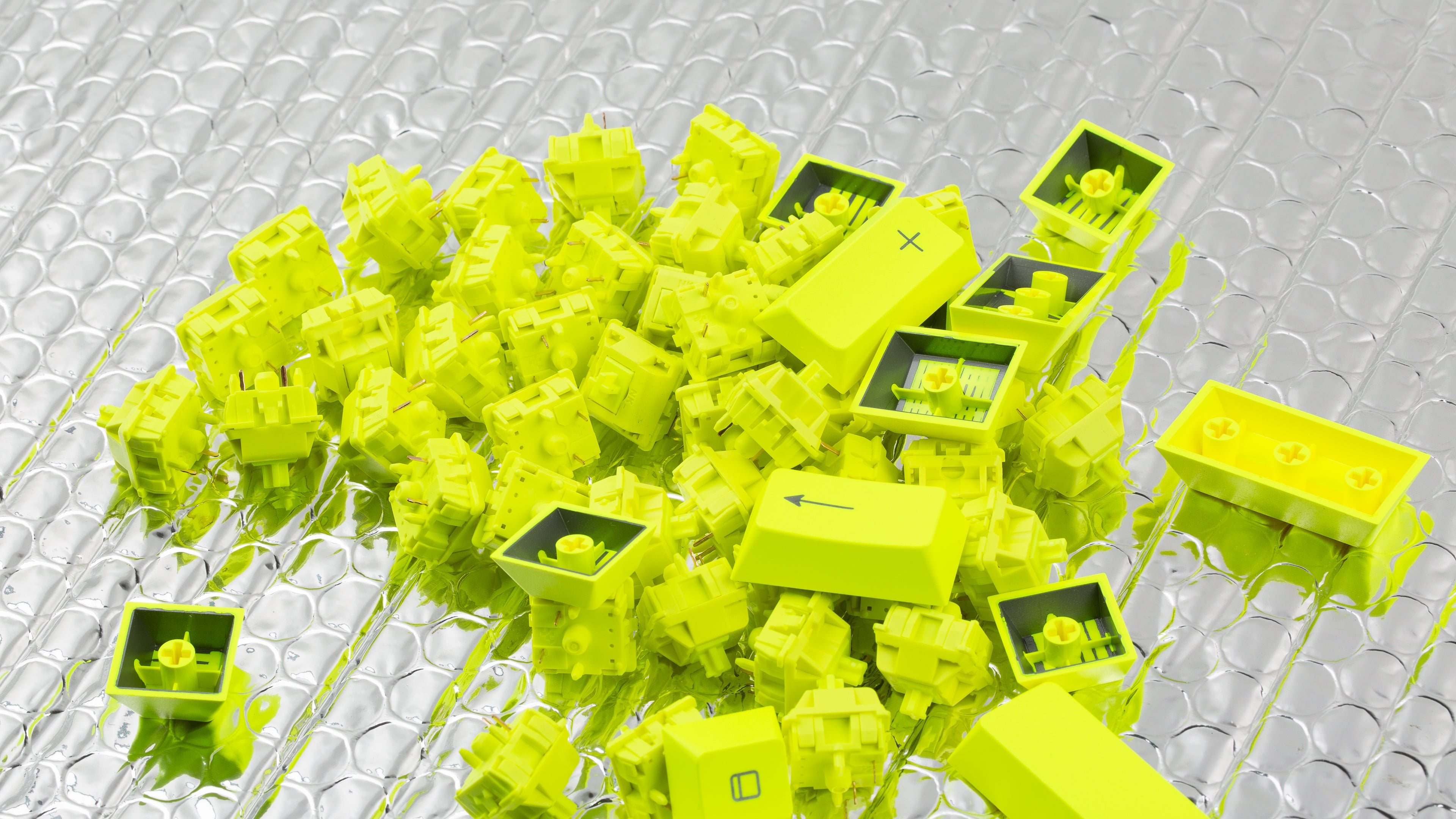 (Pre-Order) GMK CYL Hi Viz R2