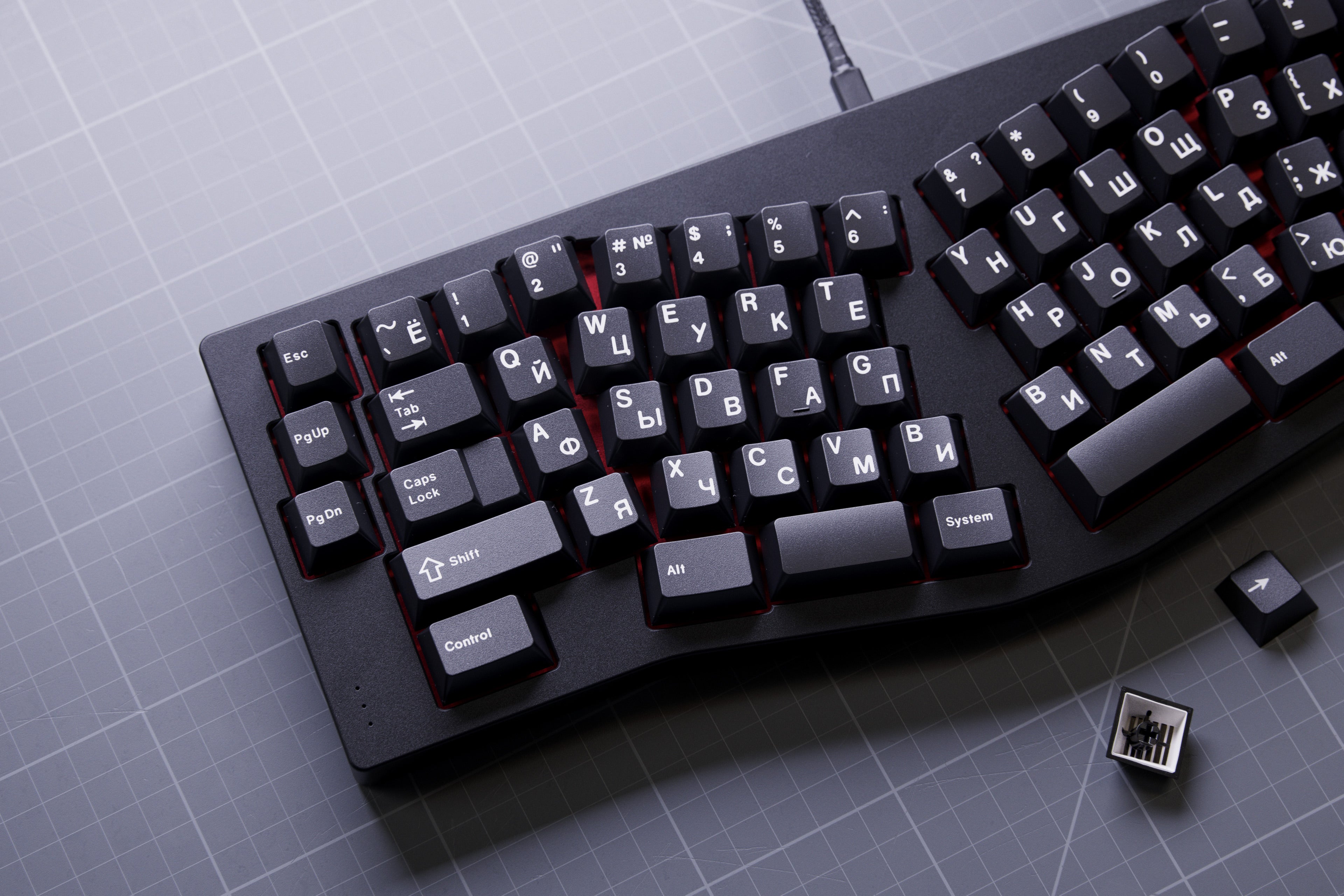 (In Stock) GMK Cyrillic Beige/WoB