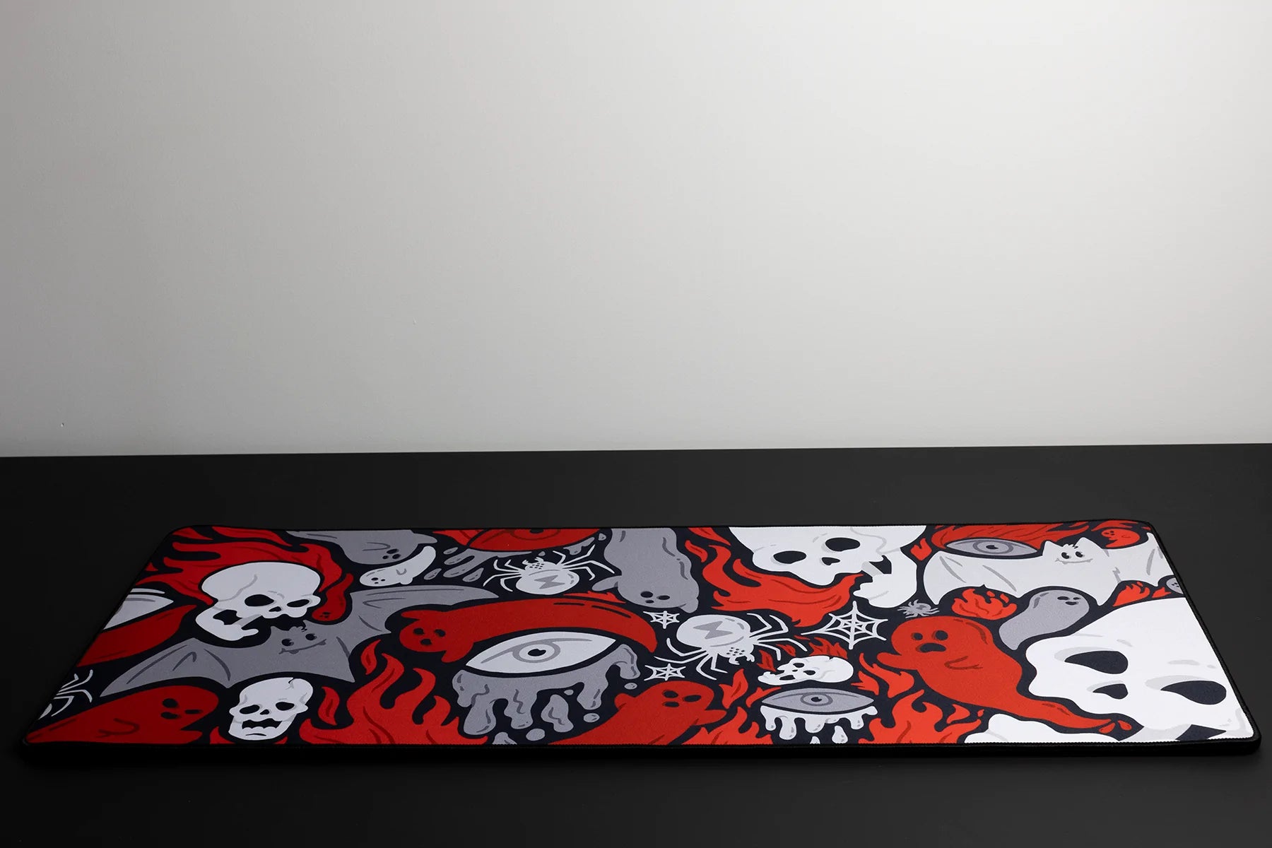 (In Stock) Esqueletos Control Deskmats