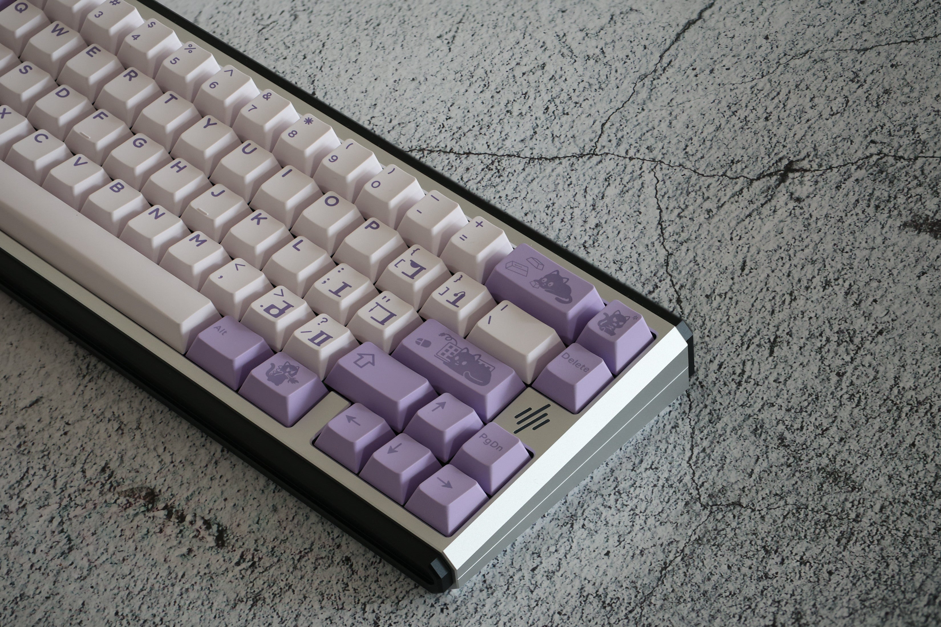 (Group Buy) Zero-G Studio x  DMK PBT "Arrogant Cat" Keycaps