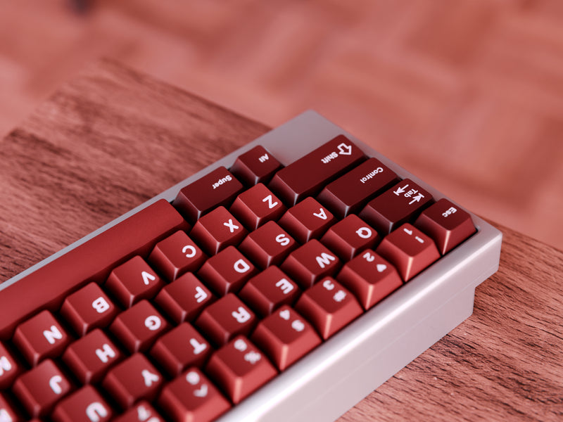 In Stock) GMK CYL Cherry Love