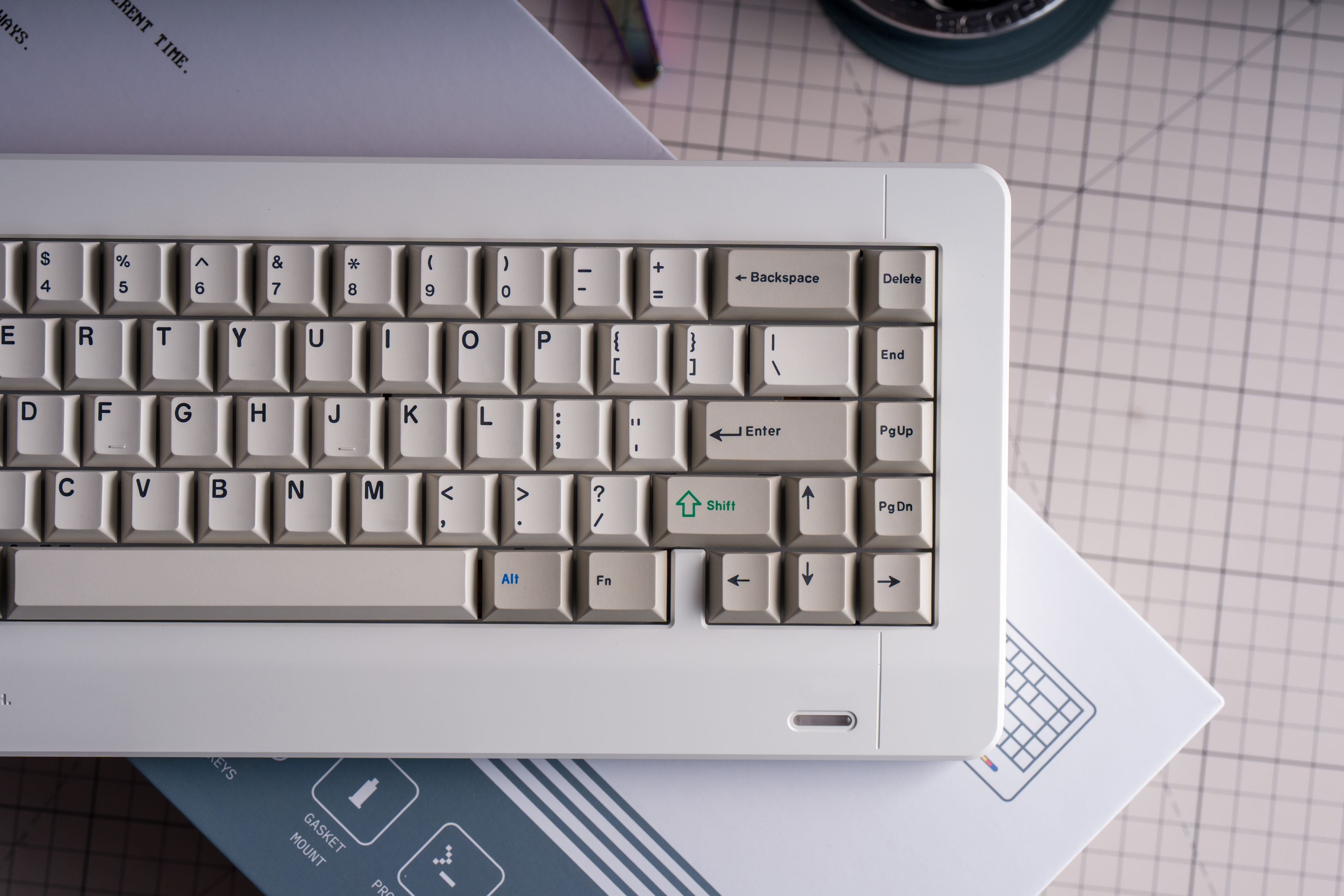 (Group Buy) Pixtendo x Keykobo Pixel67 Keyboard