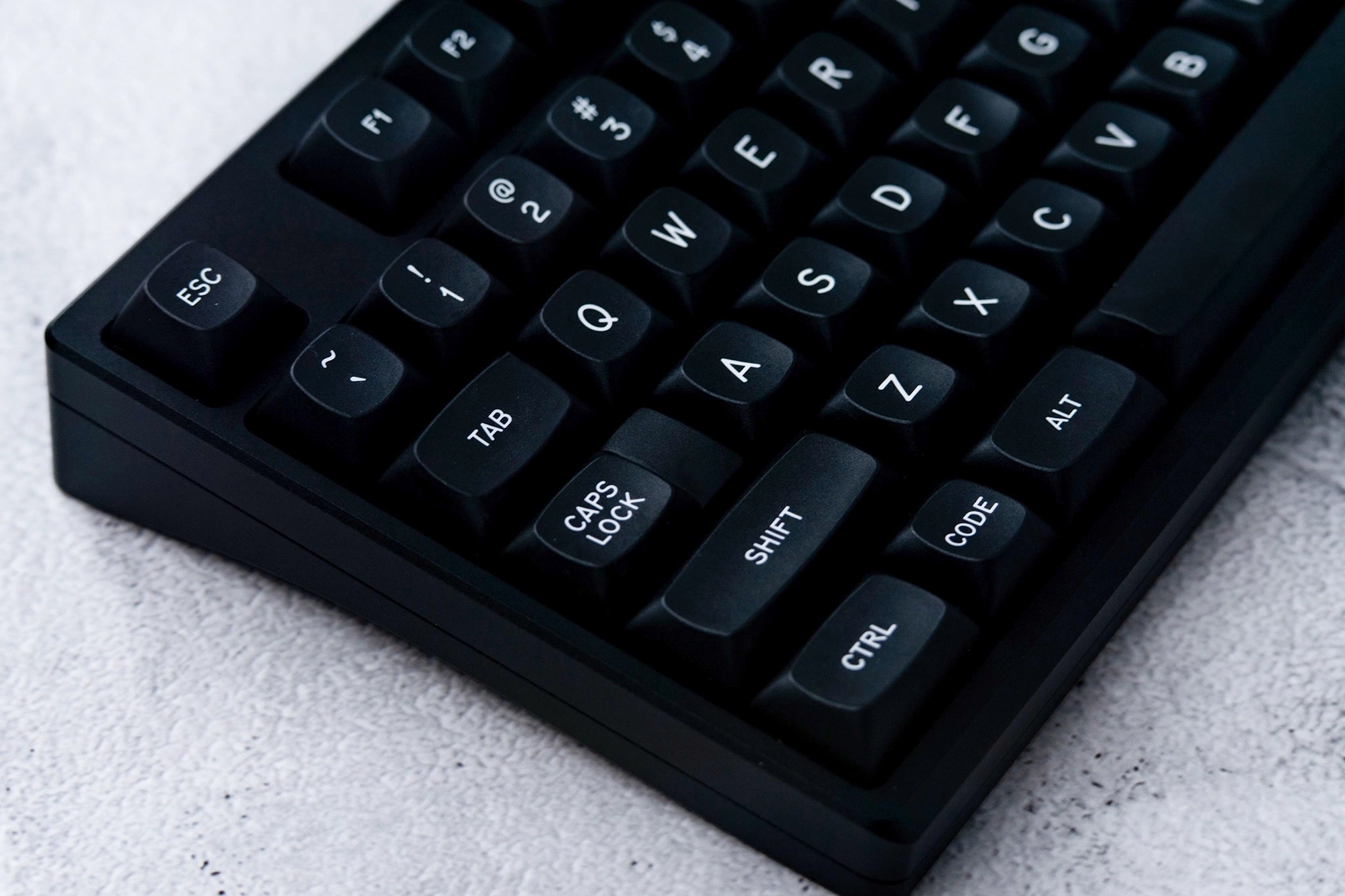 (In Stock) GMK MTNU White on Black