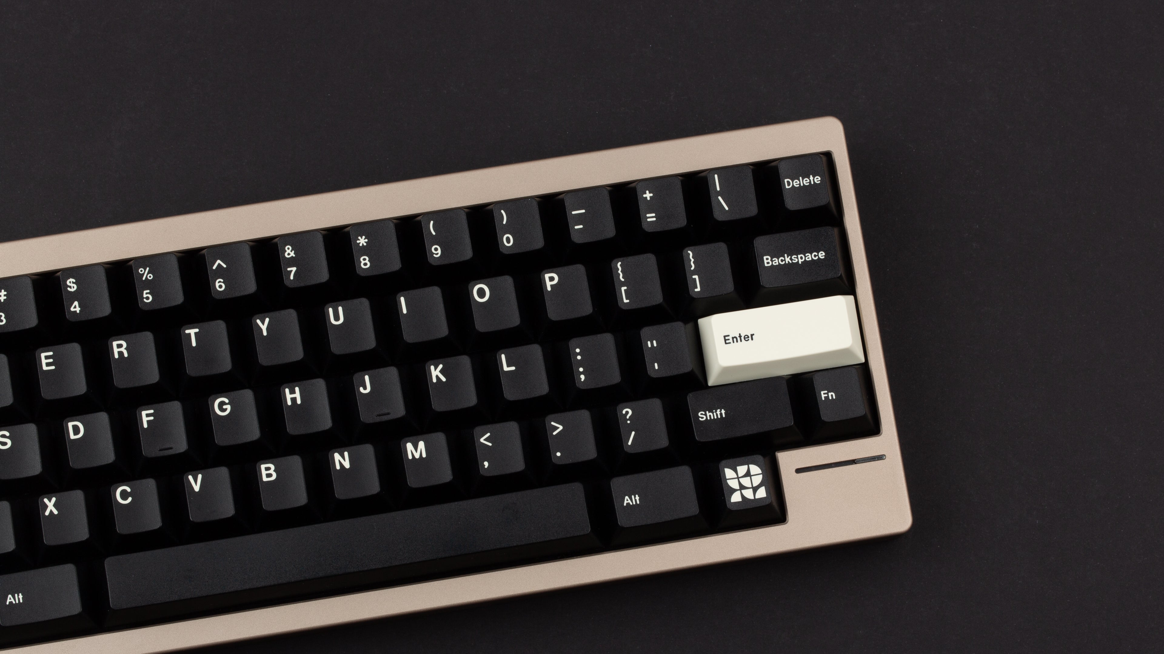 (Group Buy) GMK CYL Noire (Small Batch)