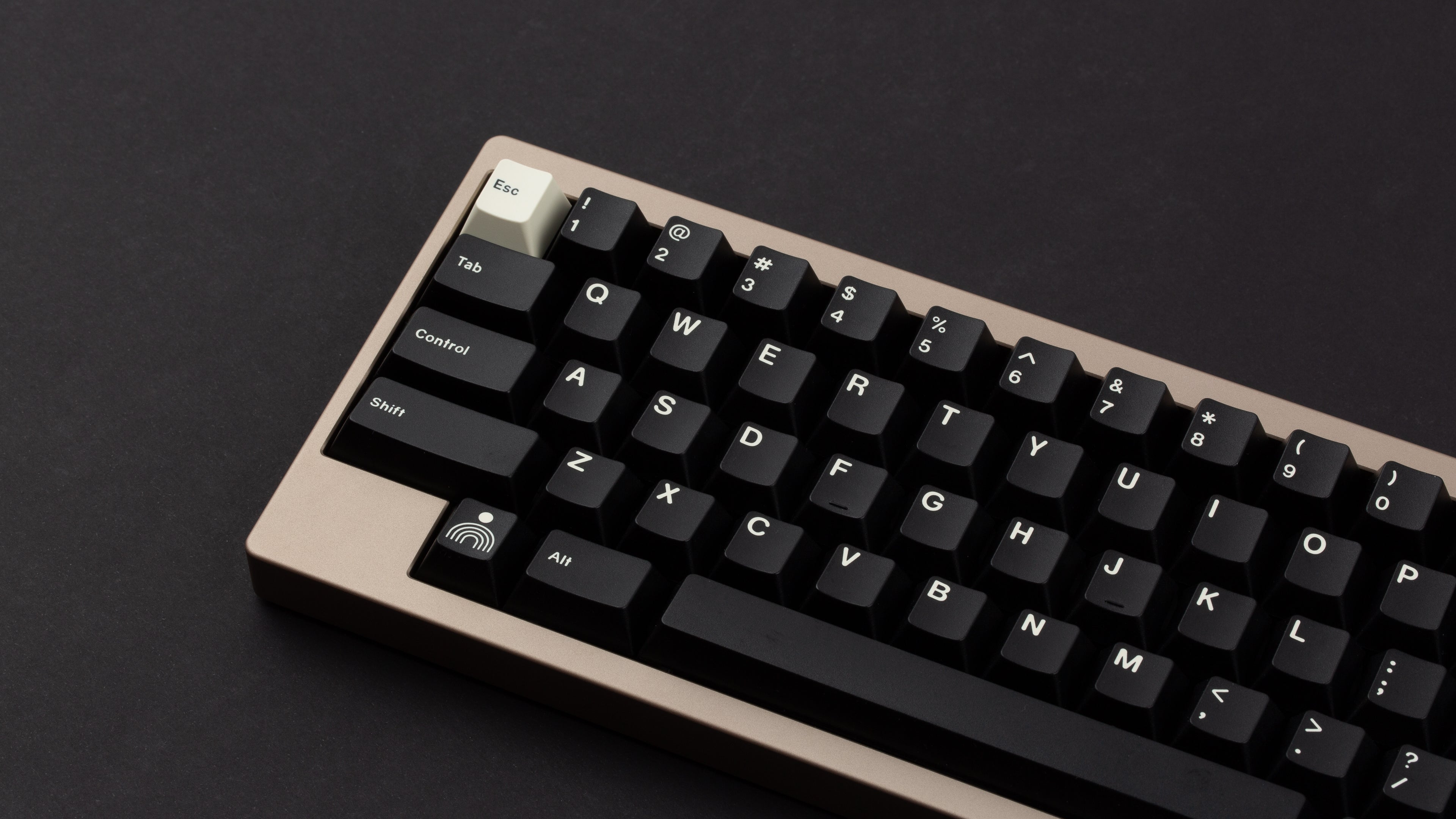 (Group Buy) GMK CYL Noire (Small Batch)