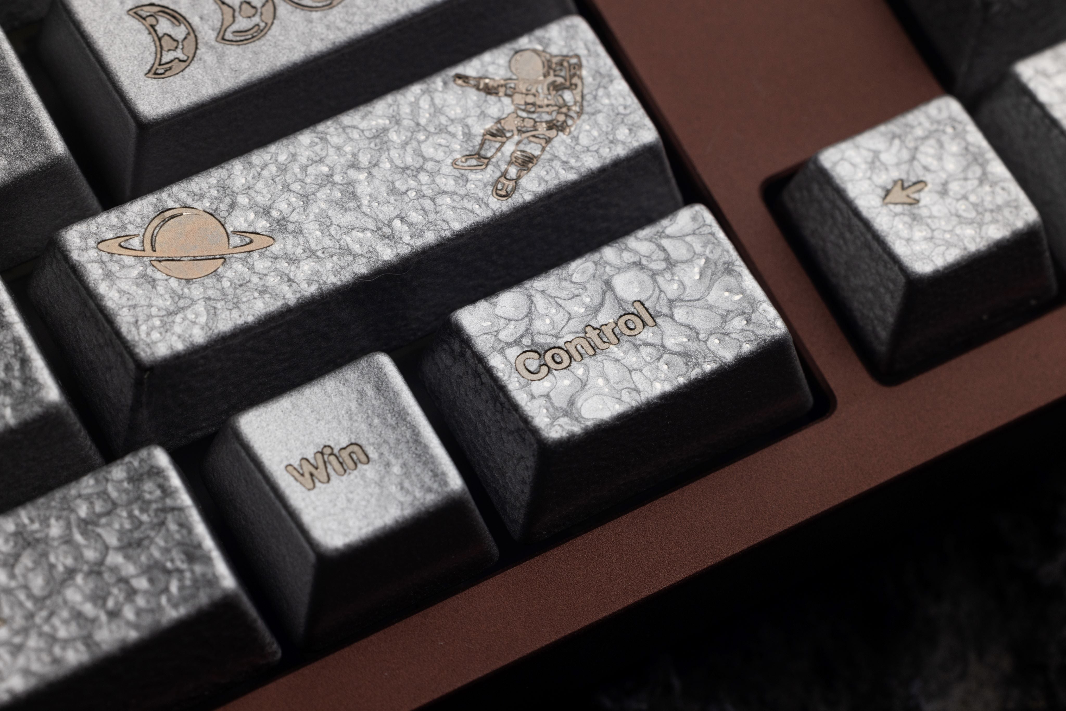 (Group Buy) Awekeys Metal Keycaps Set - Moon Landing