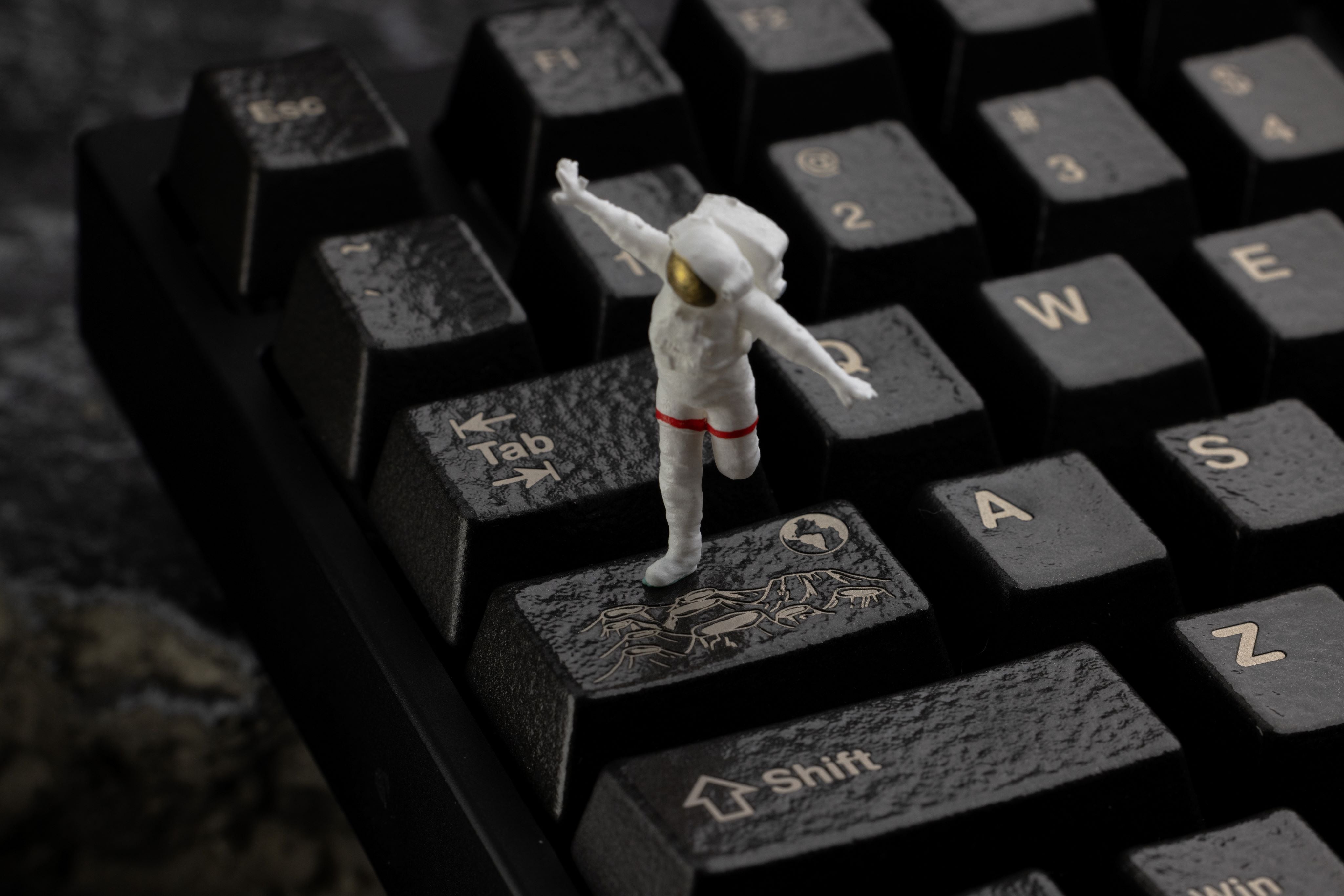 (Group Buy) Awekeys Metal Keycaps Set - Moon Landing