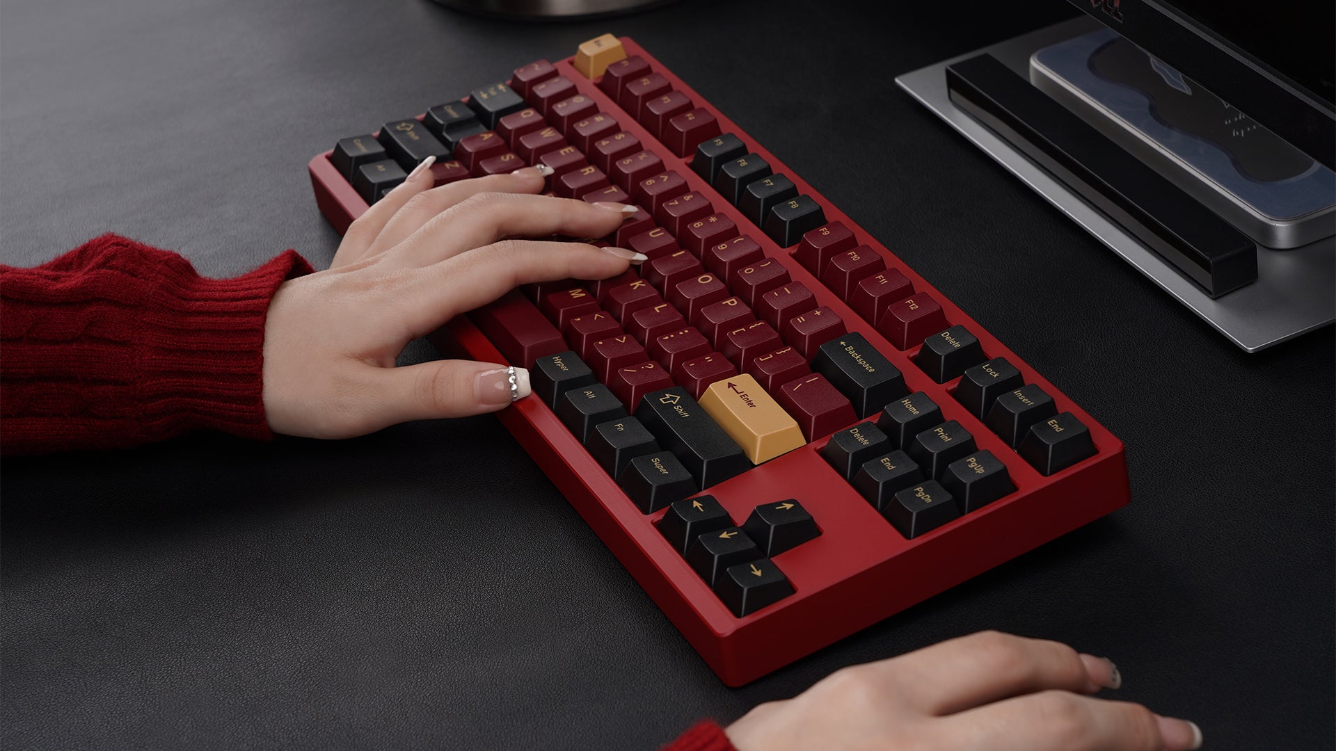 (Group Buy) ZOOM TKL ESSENTIAL EDITION - Scarlet Red