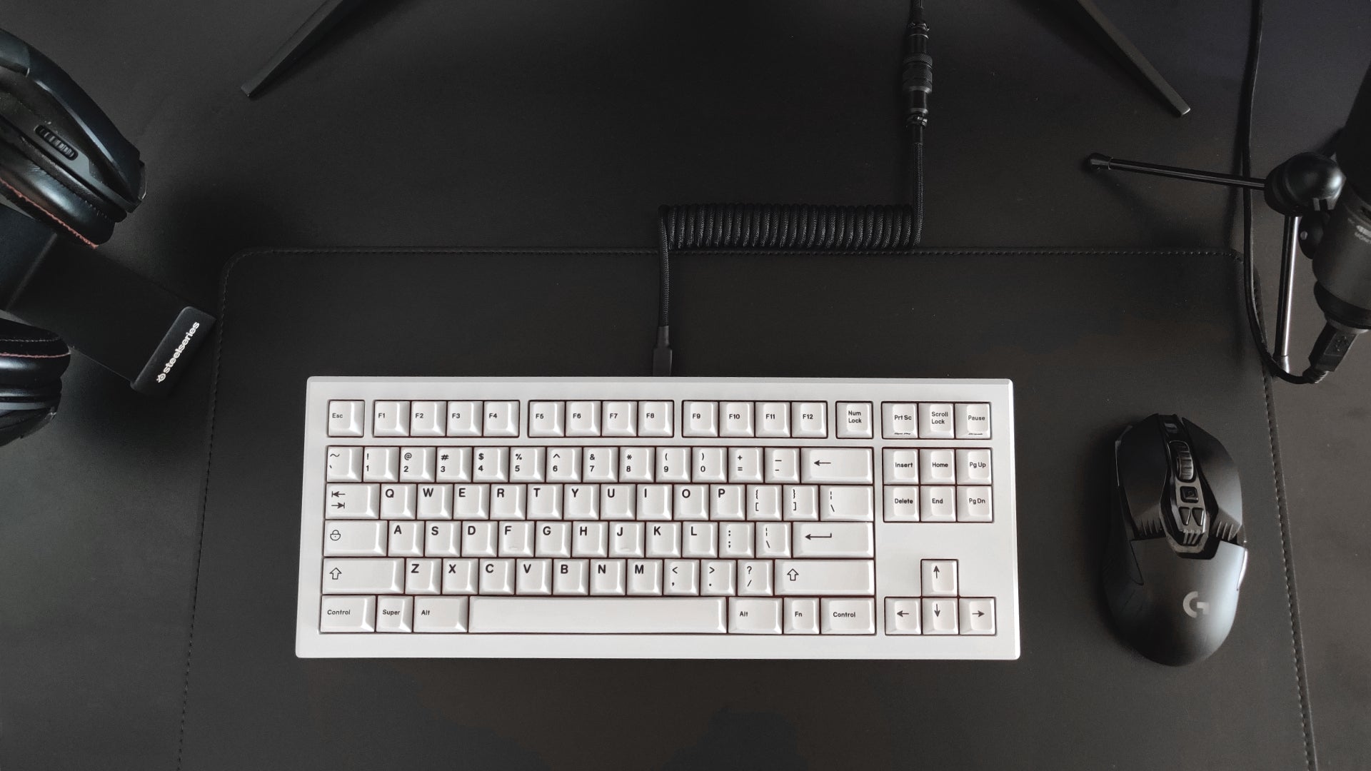 (Group Buy) Bulwark TKL Keyboard Kit