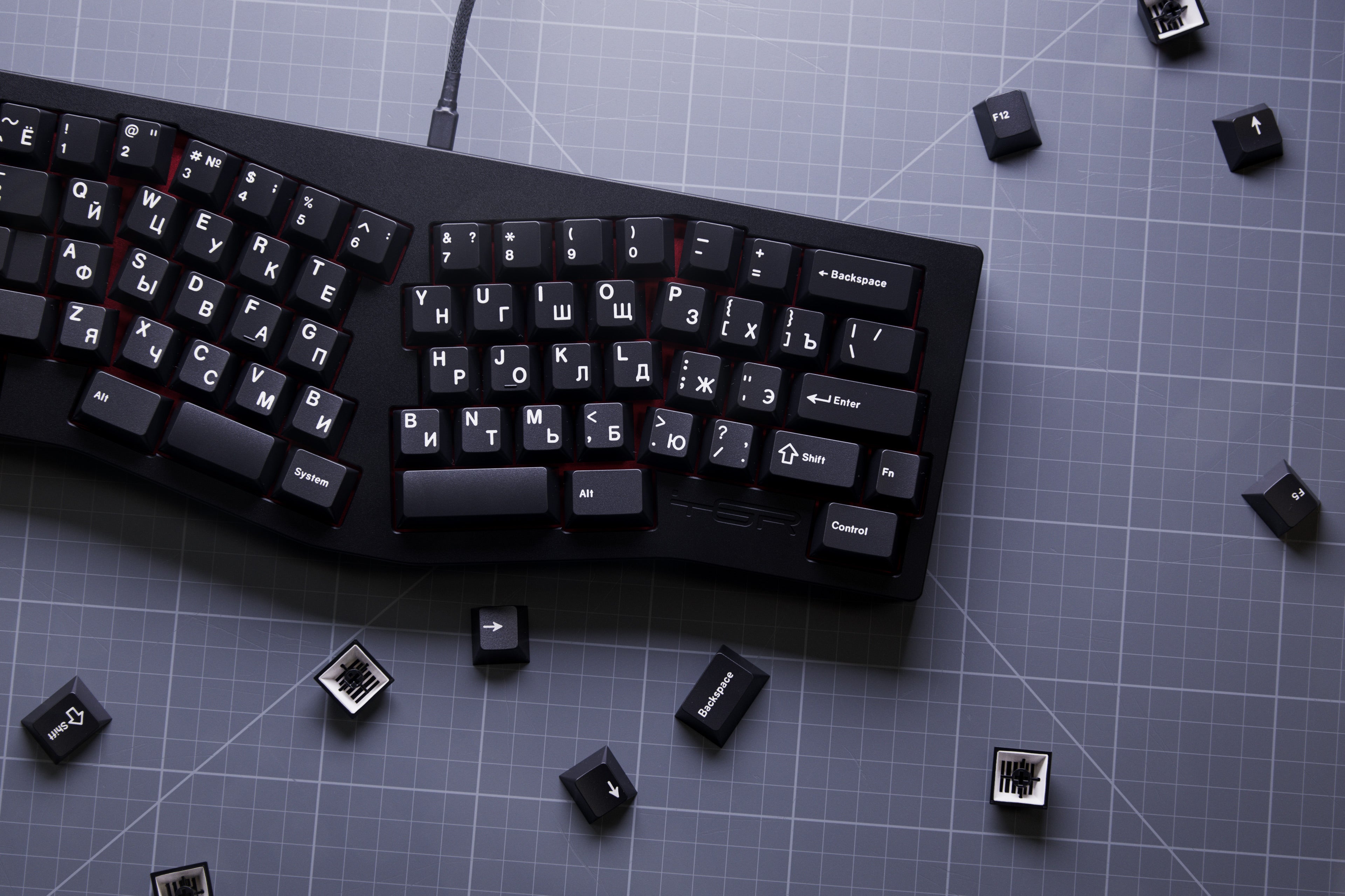 (In Stock) GMK Cyrillic Beige/WoB