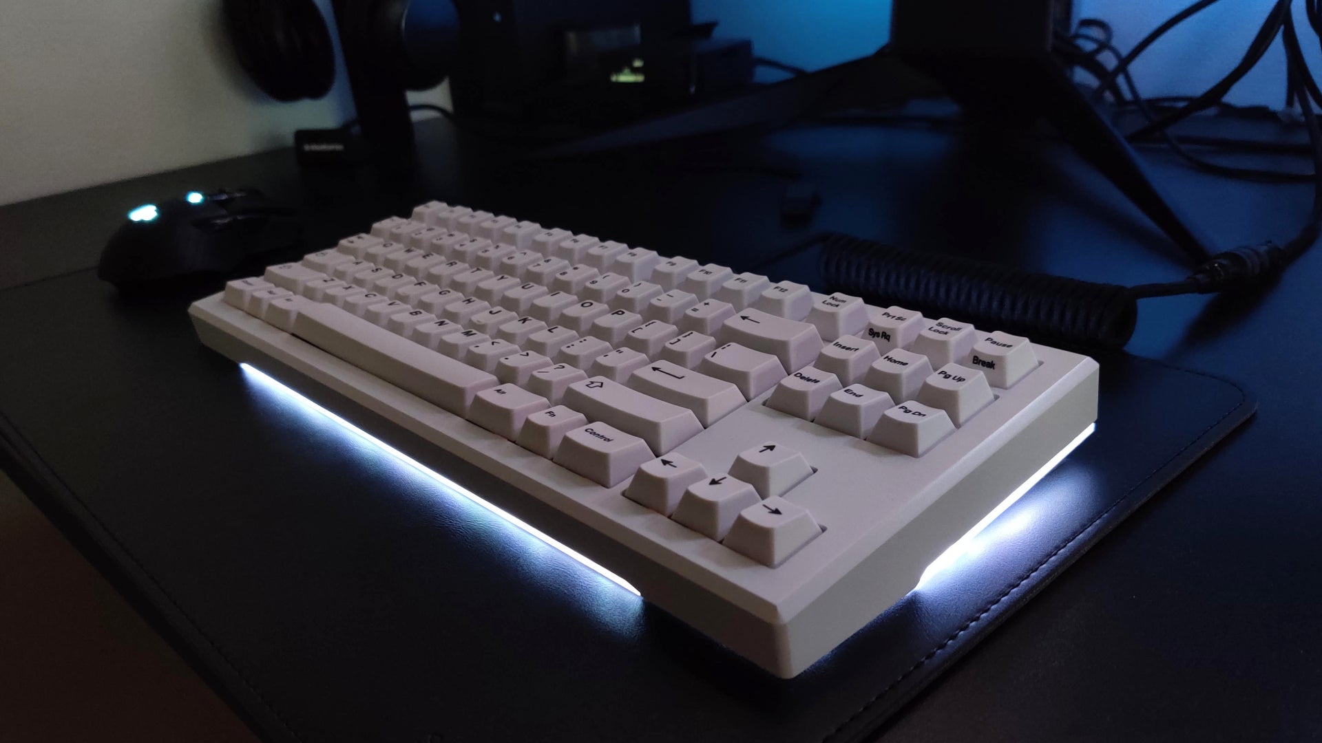 (Group Buy) Bulwark TKL Keyboard Kit