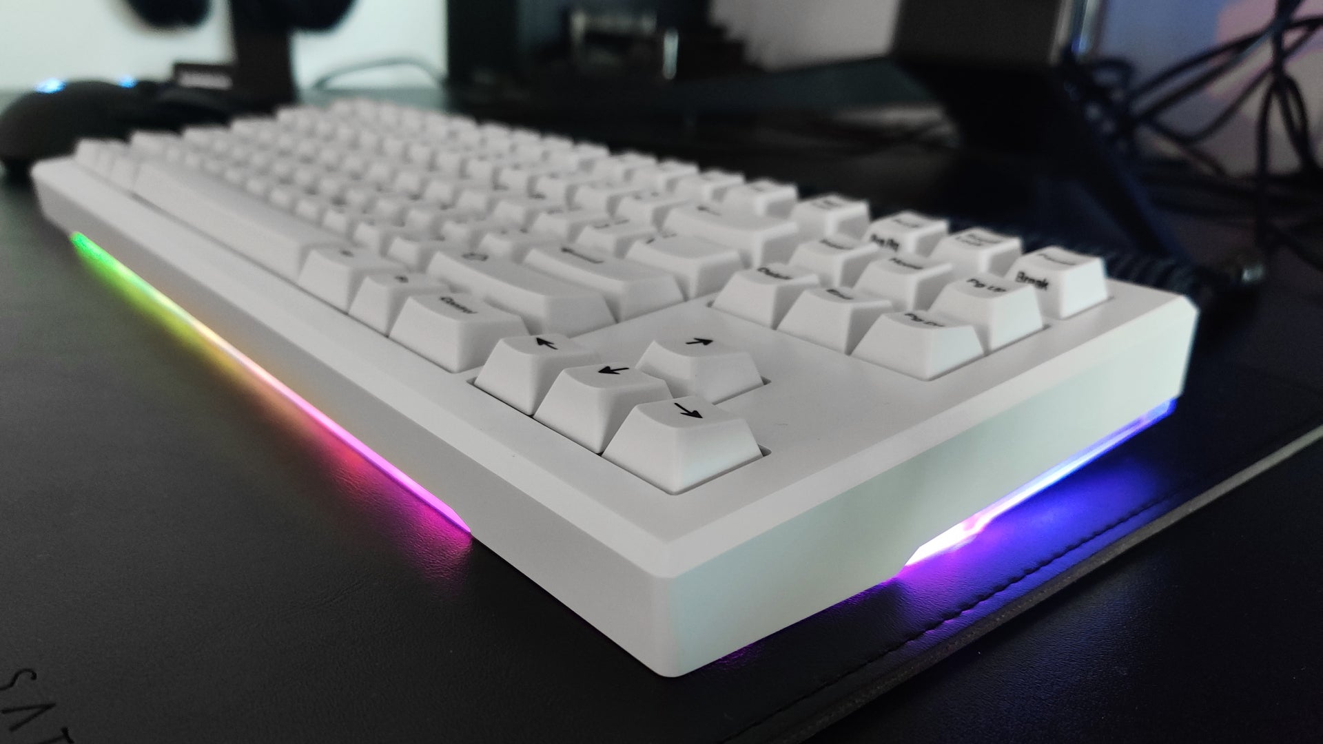 (Group Buy) Bulwark TKL Keyboard Kit